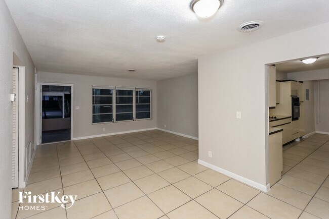 Building Photo - 1750 Sunset Strip