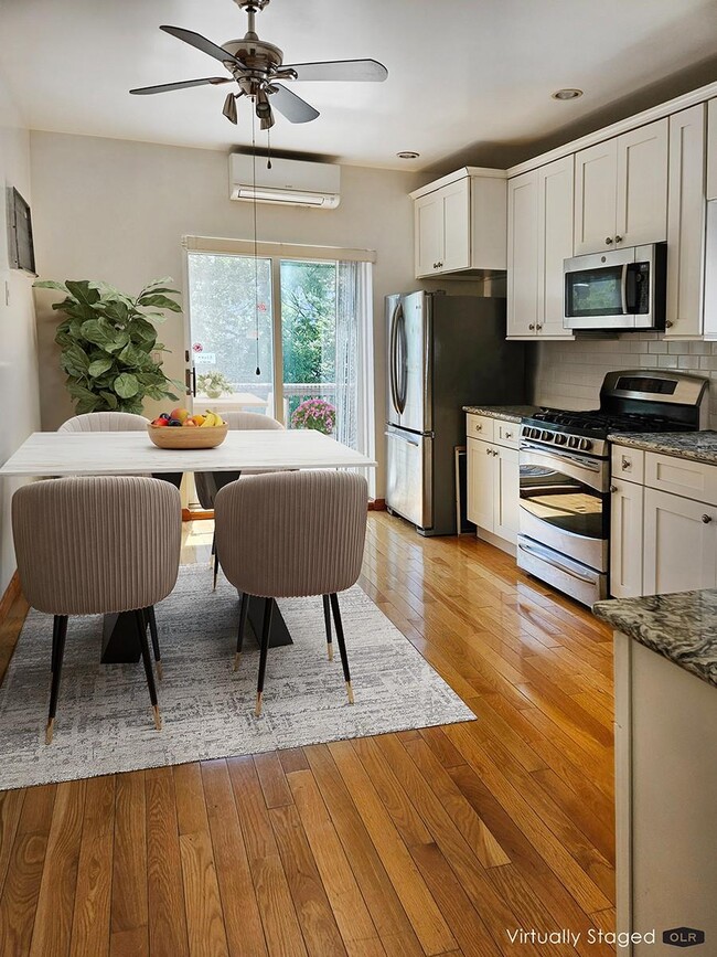 3 bedroom in BROOKLYN NY 11232 - 3 bedroom in BROOKLYN NY 11232 House
