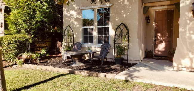 Foto del edificio - 2877 Gray Fox Way