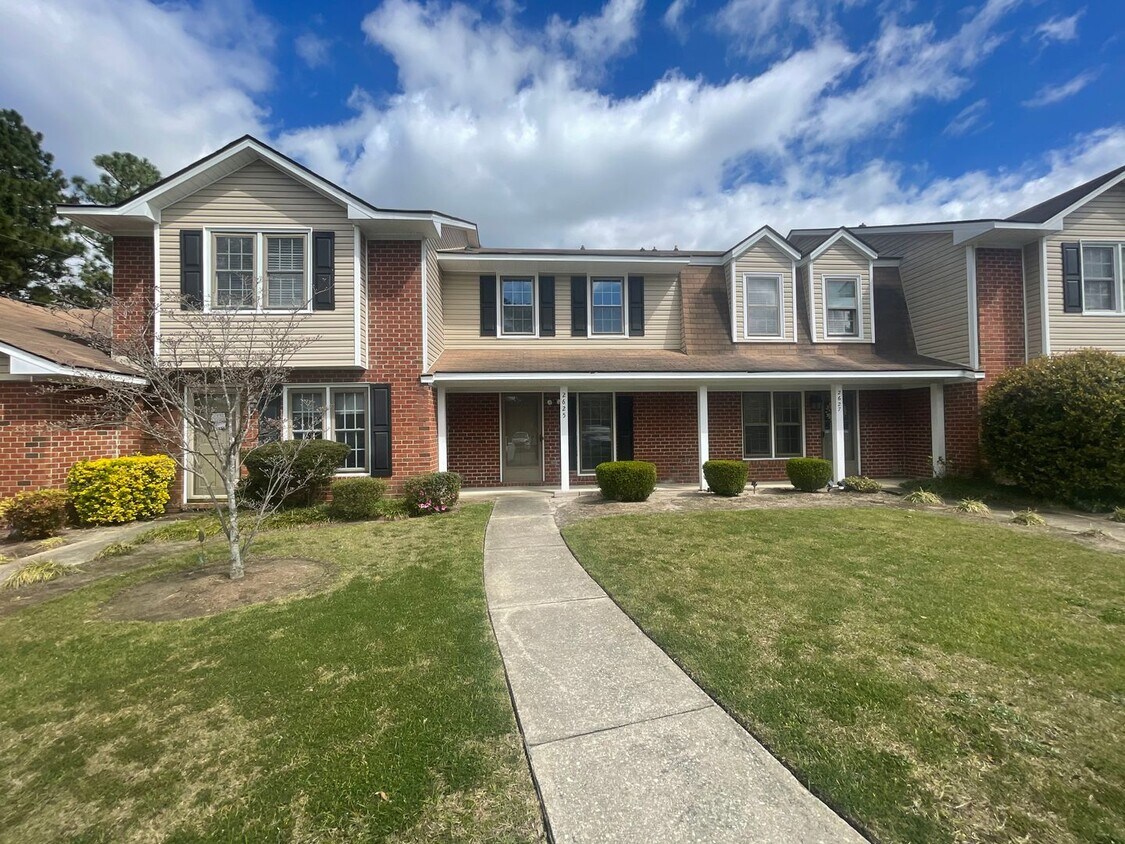 Primary Photo - 2625 Edmonton Rd