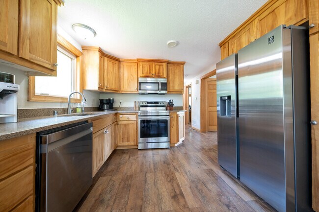 Foto del edificio - 8618 Wildwood Ave