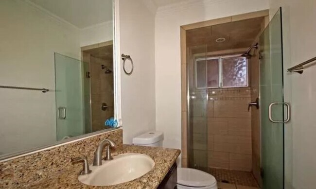Building Photo - 10655 Kinnard Ave