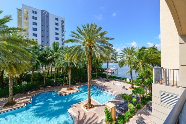 Foto del edificio - 17100 N Bay Rd