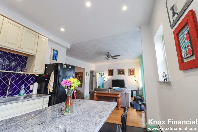 Foto del edificio - 112 Central St