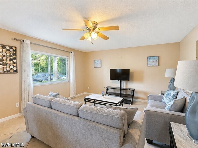 Building Photo - 4629 Bayshore Dr