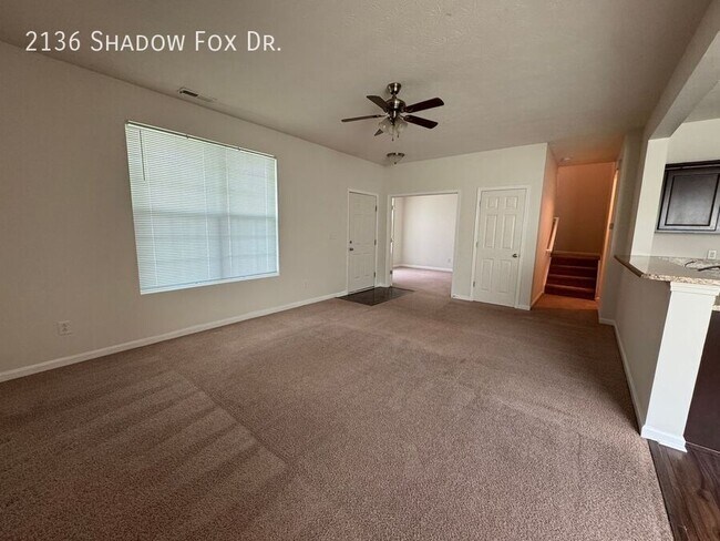 Foto del edificio - 2136 Shadow Fox Dr