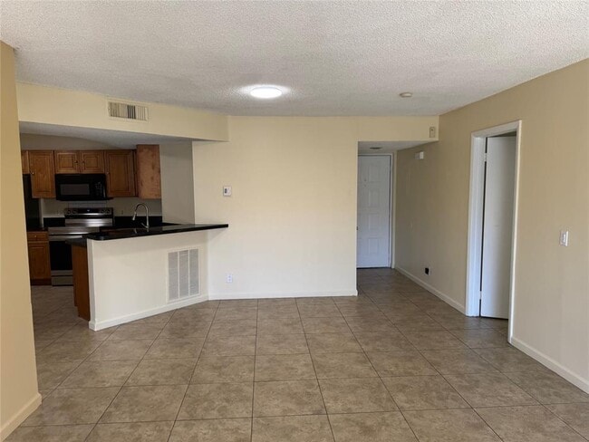 Building Photo - 9001 Wiles Rd