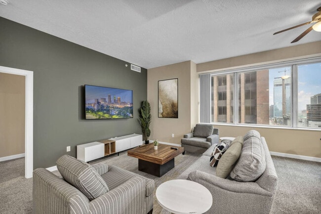Foto del edificio - 1717 E 9th St