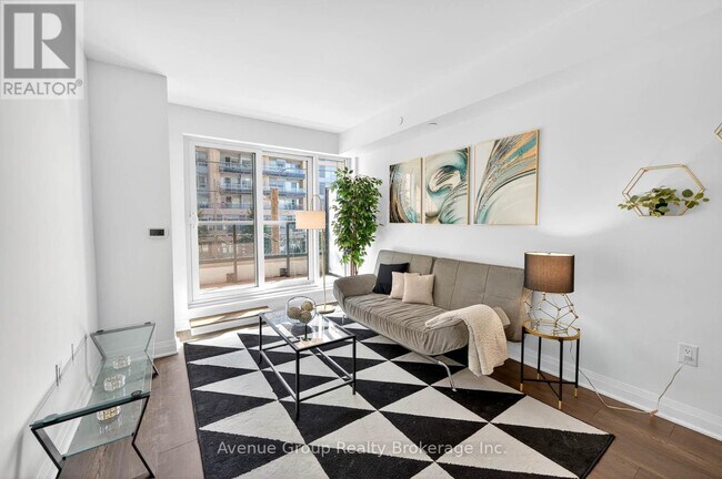 Photo du bâtiment - 700 Sheppard Ave W