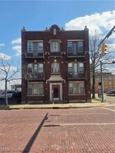 Building Photo - 534 Cleveland Ave SW