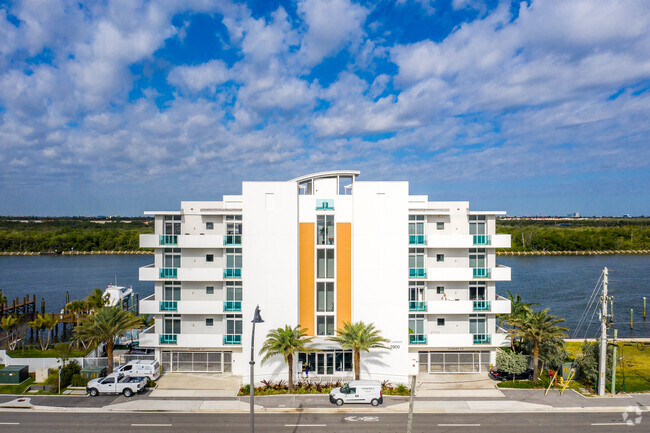 Building Photo - Sky Harbor Condominiums