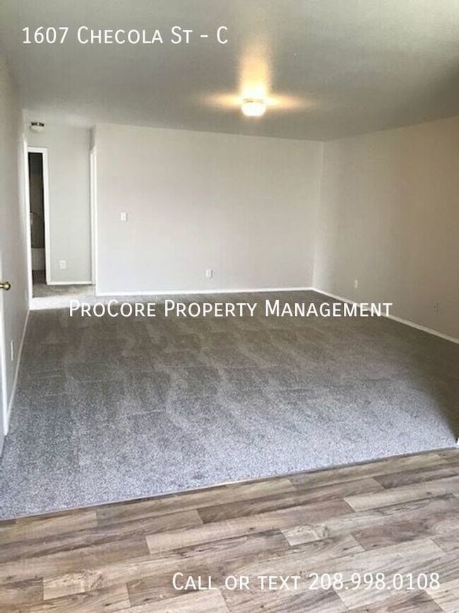 Foto del edificio - Move-In Ready Upper Unit: 3 Bedrooms, 2 Ba...