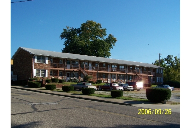 Valley Manor Apartments - Carl's Landing Apartment