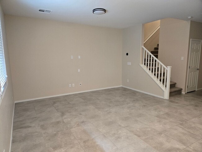 Building Photo - Madori Vistas Southwest Townhome