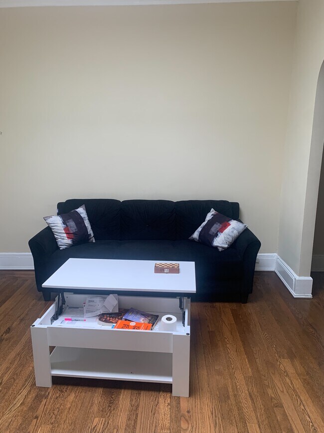 Building Photo - 3112 Quentin Rd