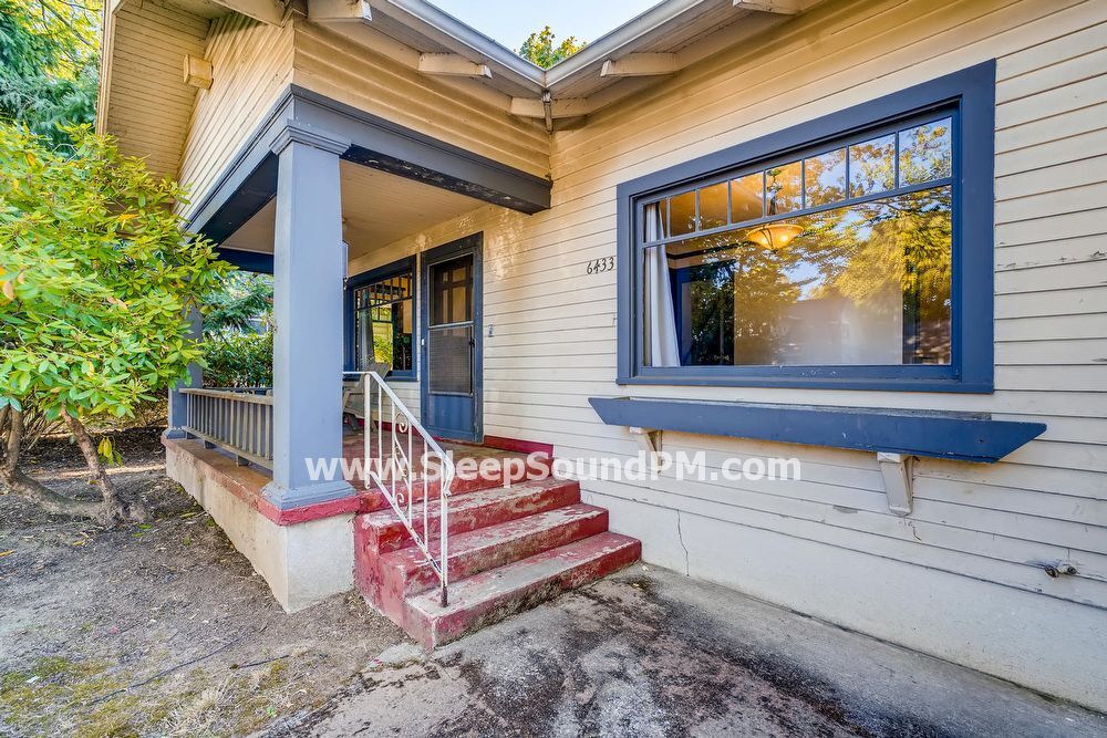Primary Photo - 6433 N Haight Ave