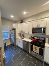 Building Photo - 933 S St Bernard St