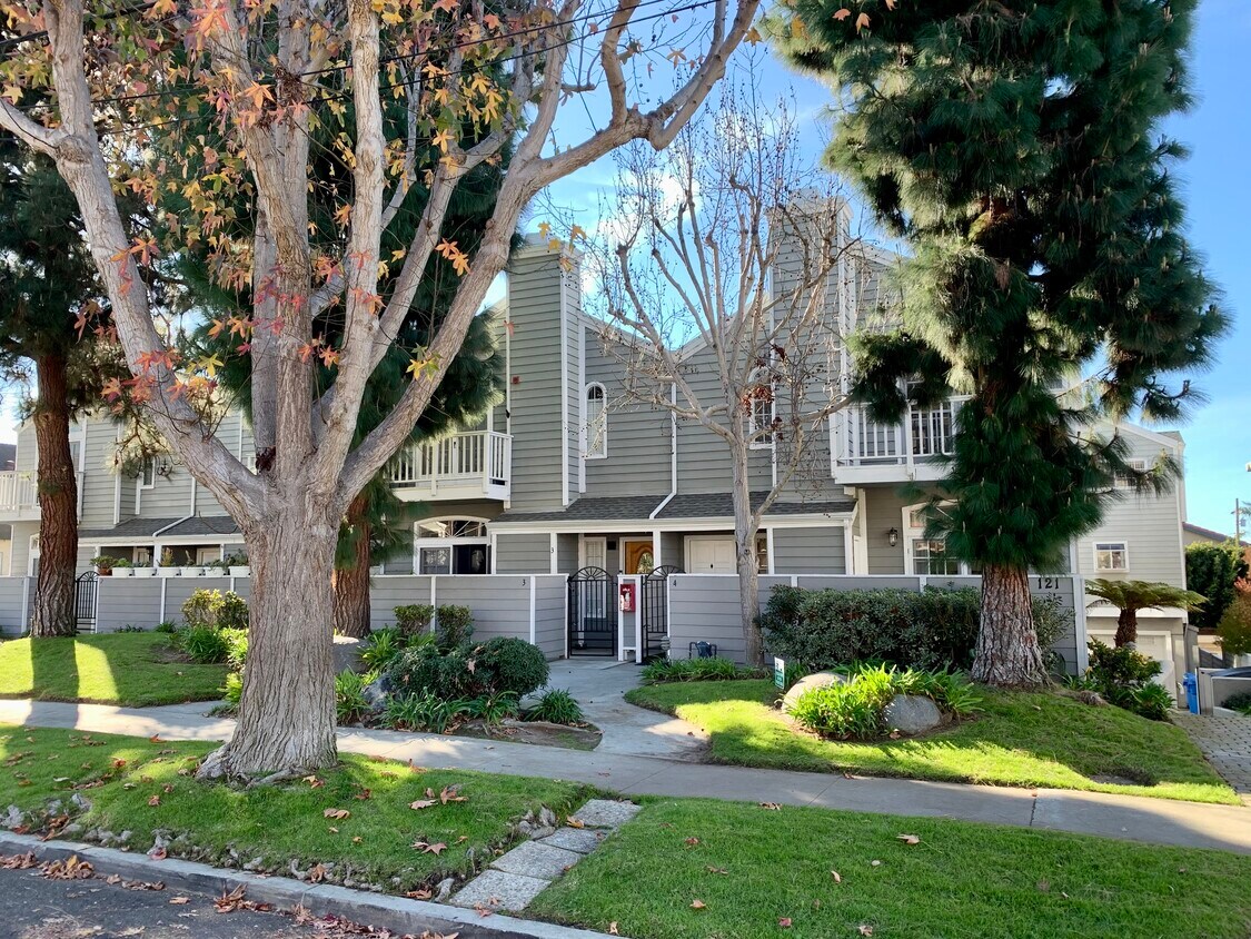 Primary Photo - 121 S Lucia Ave