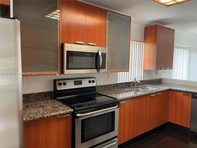 Foto del edificio - 5588 NW 102nd Ct