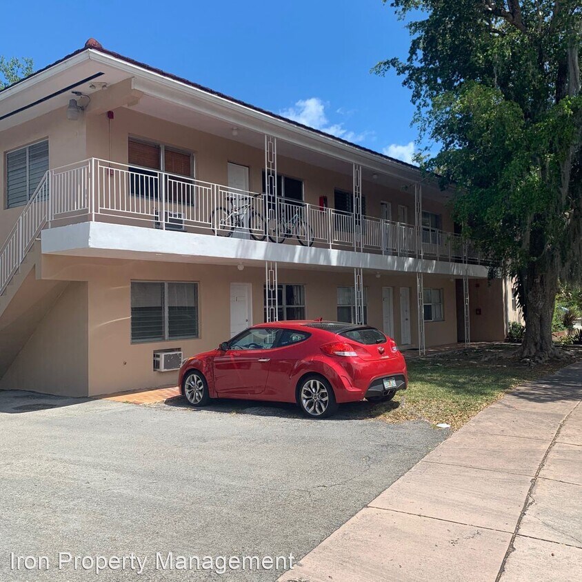 15 Alhambra Cir, Coral Gables, FL 33134 Room for Rent in Coral Gables, FL