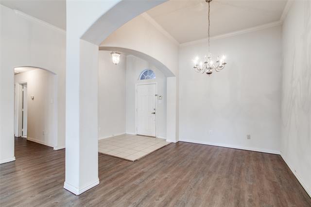 Foto del edificio - 2705 Emerald Ln