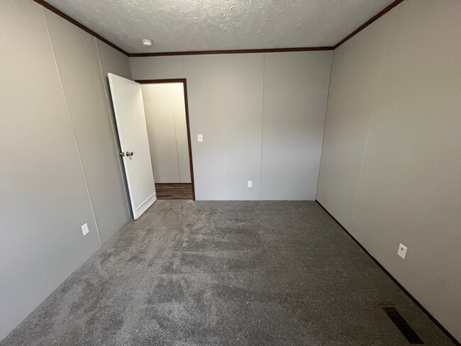 Foto del edificio - 133 Burch St