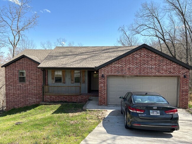 Foto del edificio - Private Treehouse Views - 3 Bed 2 Bath Home on Cul de sac!