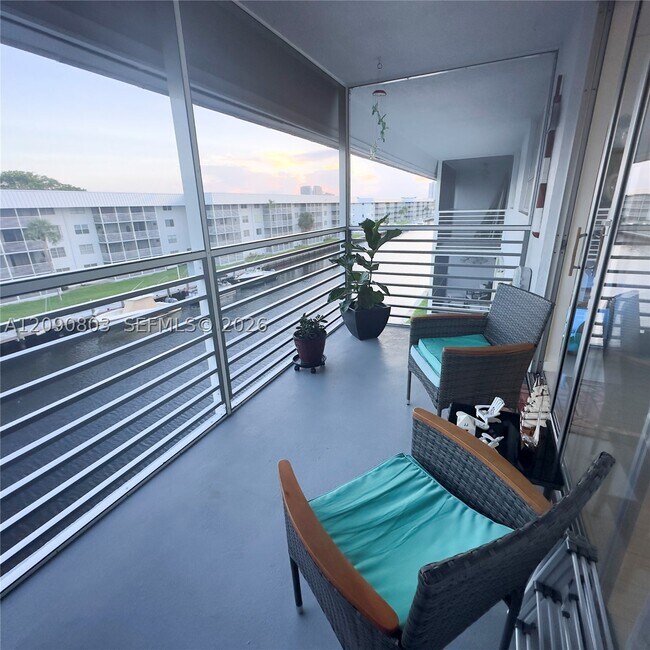 Foto del edificio - 3750 NE 170th St