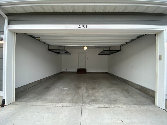 Building Photo - 431 S Pegasus Way