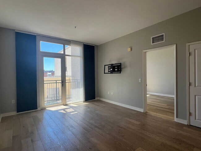 Foto del edificio - Gorgeous Modern 1 Bedroom near Paseo de Sa...