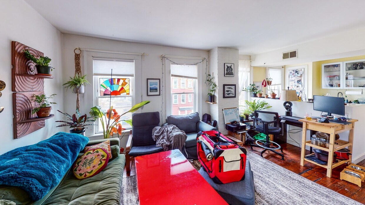 Primary Photo - Luxurious Remodeled 1BR Suite with Island ...