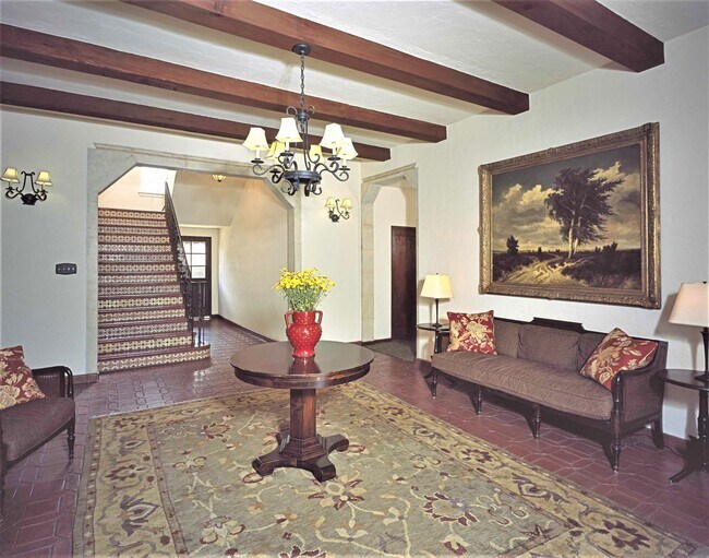 Building Photo - 118 Carr Dr
