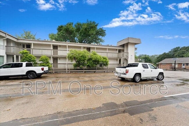 Foto del edificio - 4859 Cedar Springs Rd