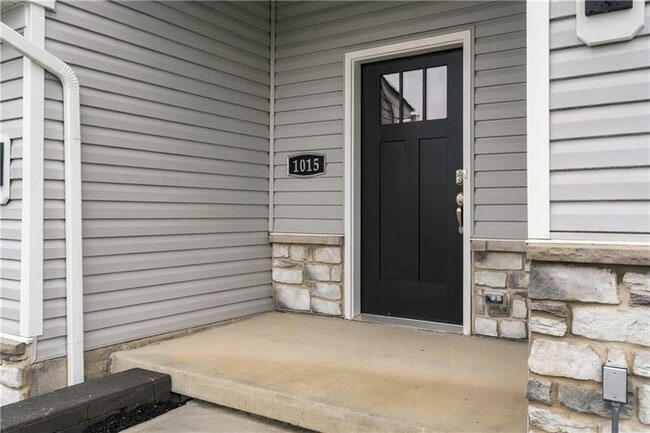 Building Photo - 1015 Darcy Dr