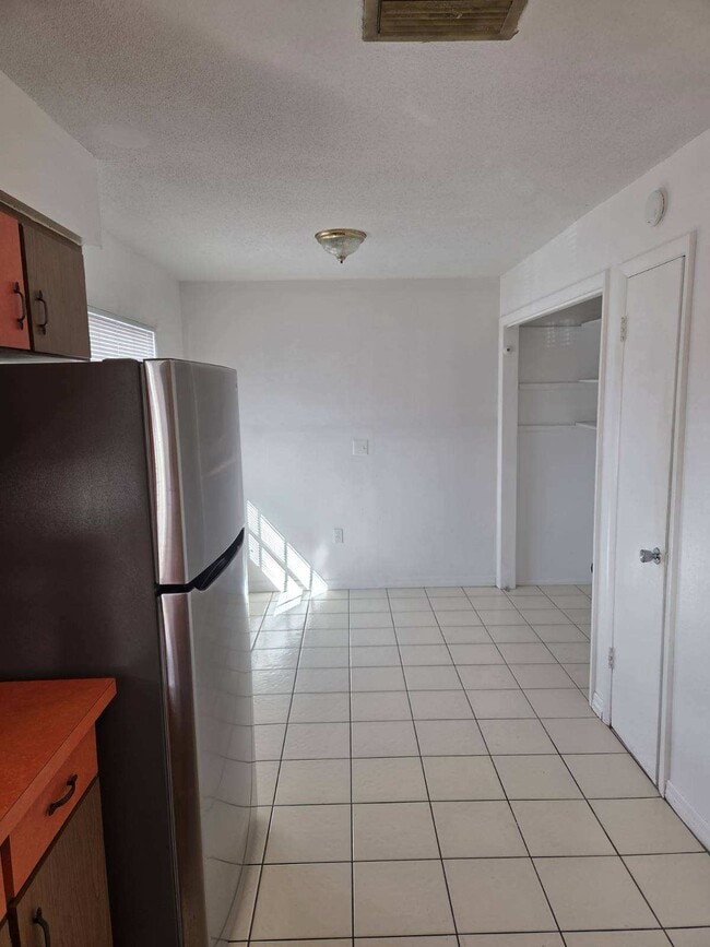 Building Photo - 1304 53rd Ave W