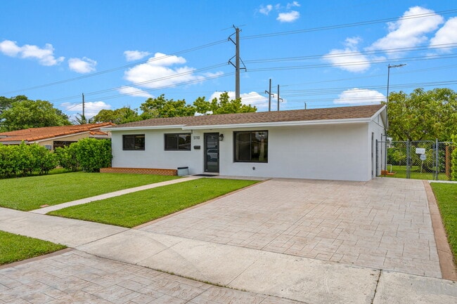 Foto del edificio - 5110 SW 106th Ave