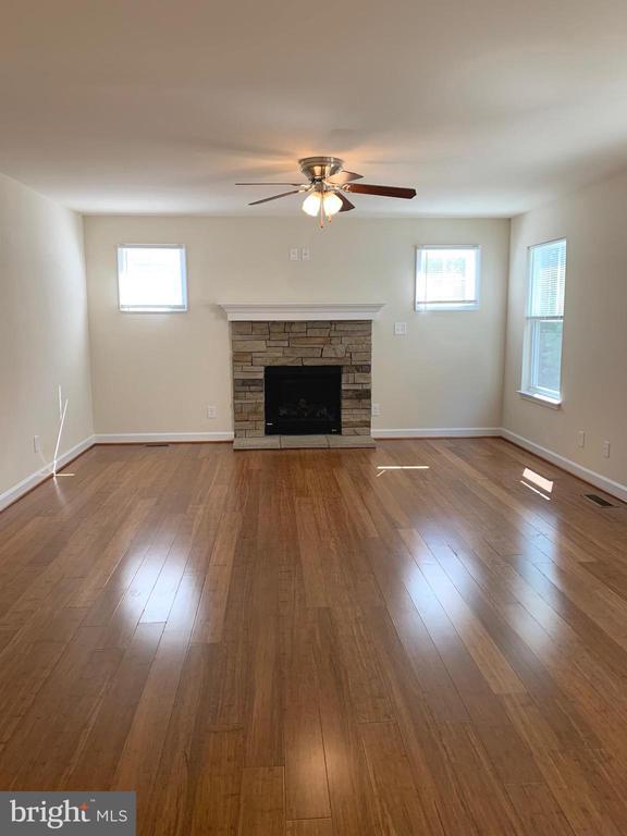 Building Photo - 10308 Bluebird Ct