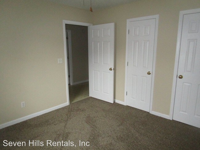 Foto del edificio - 46-48 Heritage Way Dr