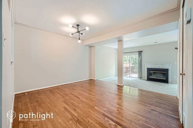 Foto del edificio - 7831 Old Litchfield Ln