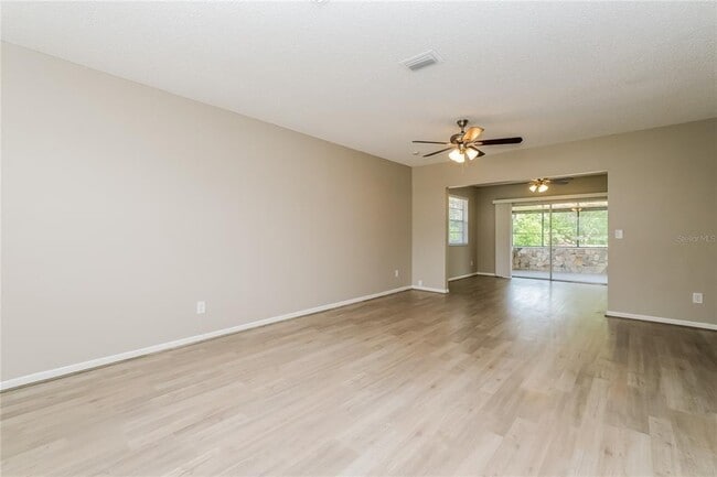 Foto del edificio - 12345 Mayberry Rd