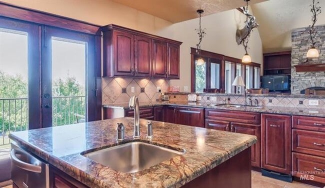 Foto del edificio - Exquisite home on acreage in Star