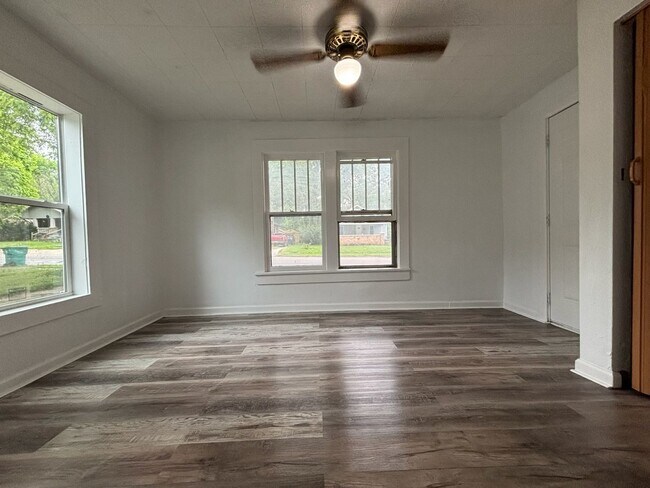 Foto del edificio - Recently Remodeled 3 bedroom 2 full bathro...