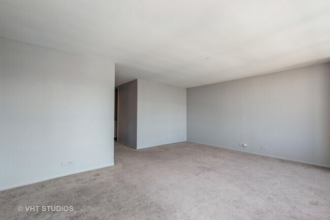 Building Photo - 655 W Irving Park Rd