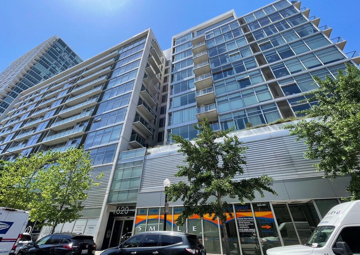 Foto principal - 1620 S Michigan Ave