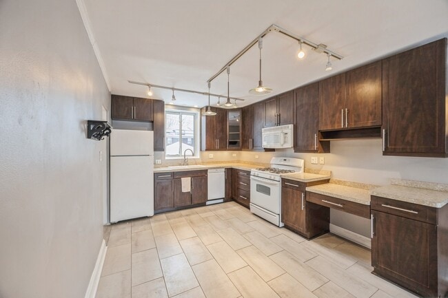 Building Photo - 1110 N Harlem Ave