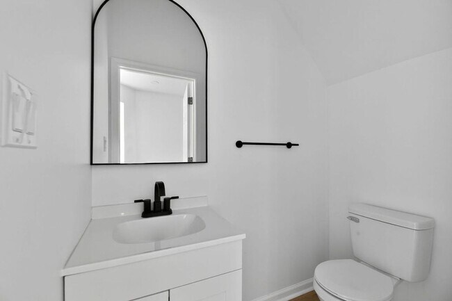 Building Photo - Brand New Renovated 3 Bedroom House for Rent