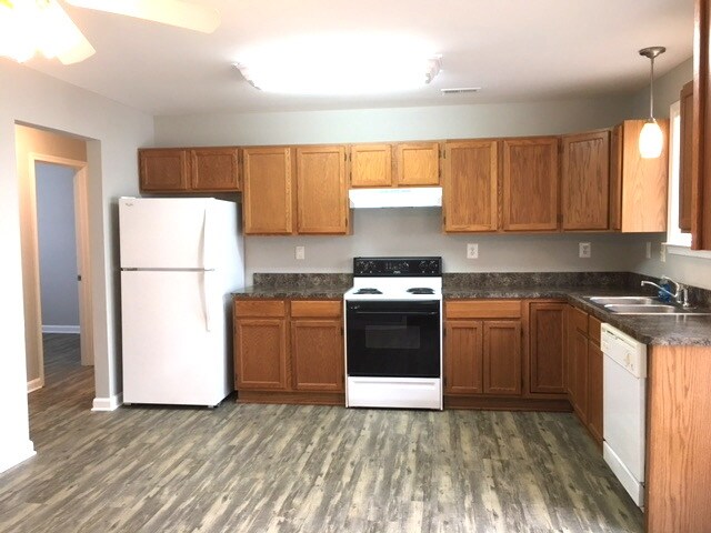 Foto del edificio - 18145 Piedmont Dr
