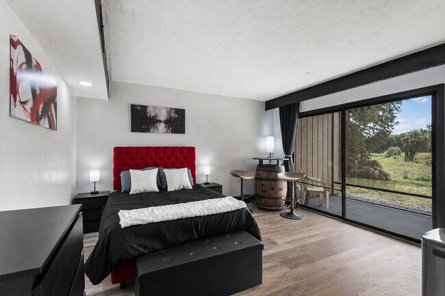 Foto del edificio - 5062 Sherwood Ln