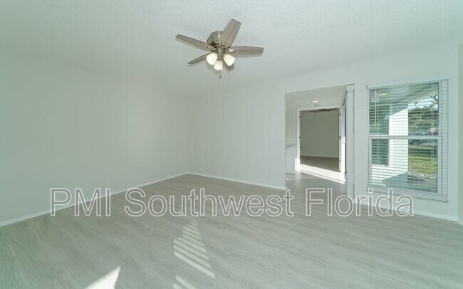 Building Photo - 2139 Couver Dr