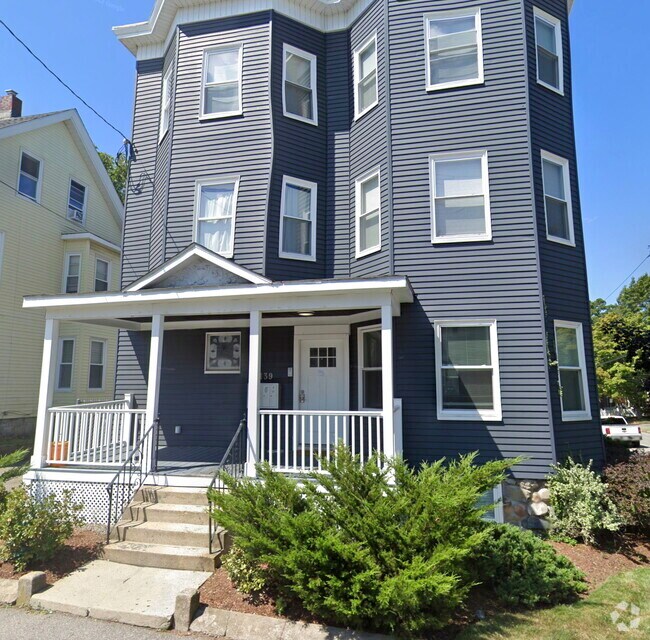 Building Photo - 139 Adams St